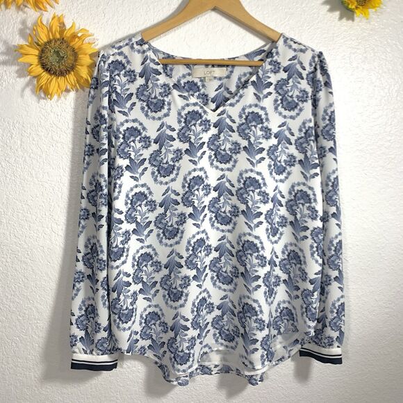 LOFT Tops - Loft Floral Blue And White B-neck Blouse Size Medium Womens
